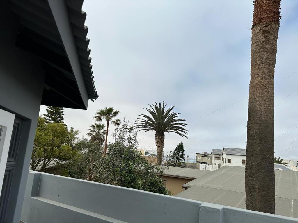 Coastwave Guest House Walvis Bay Exterior photo